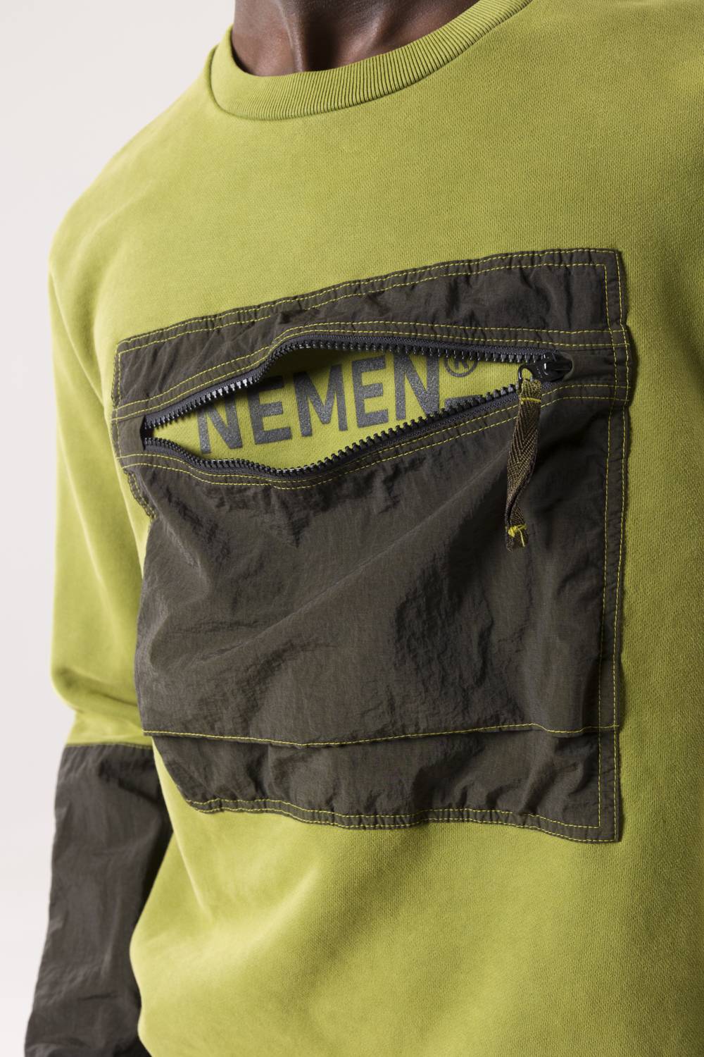 NemeN NMN_E22130F_207 [JYNX CHEST POCKET SWEATSHIRT] Nuovo