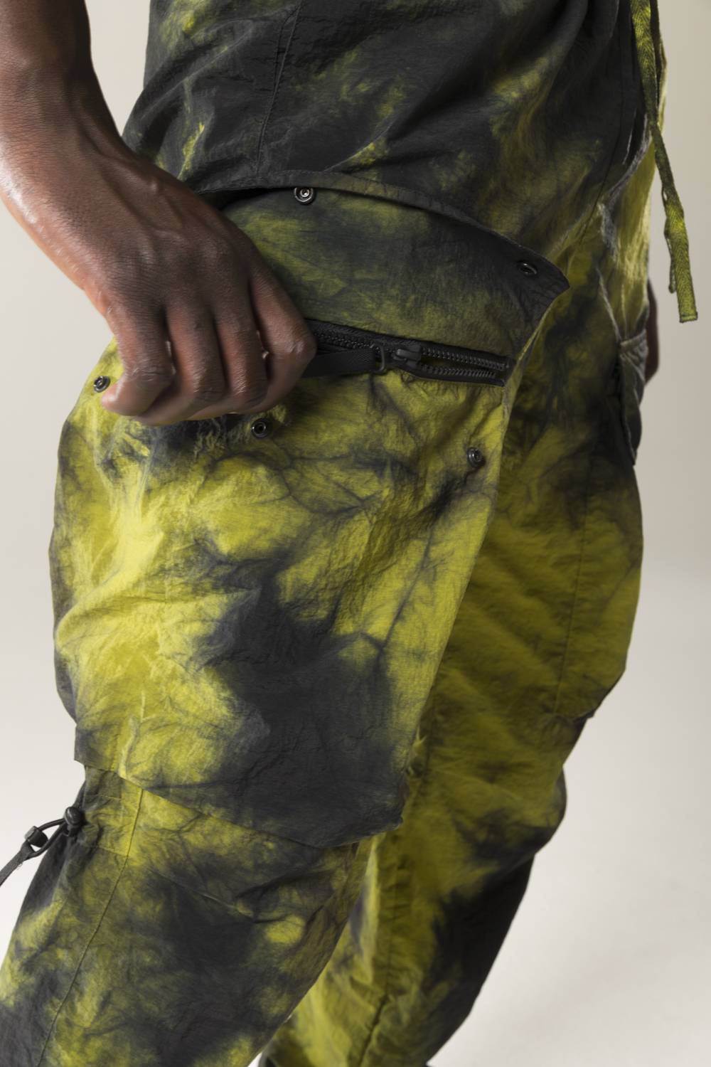 NemeN NMN_E22031P/1_158 [BRUS TIE-DYE CLIMBER CARGO PANTS] Prezzo Ridotto