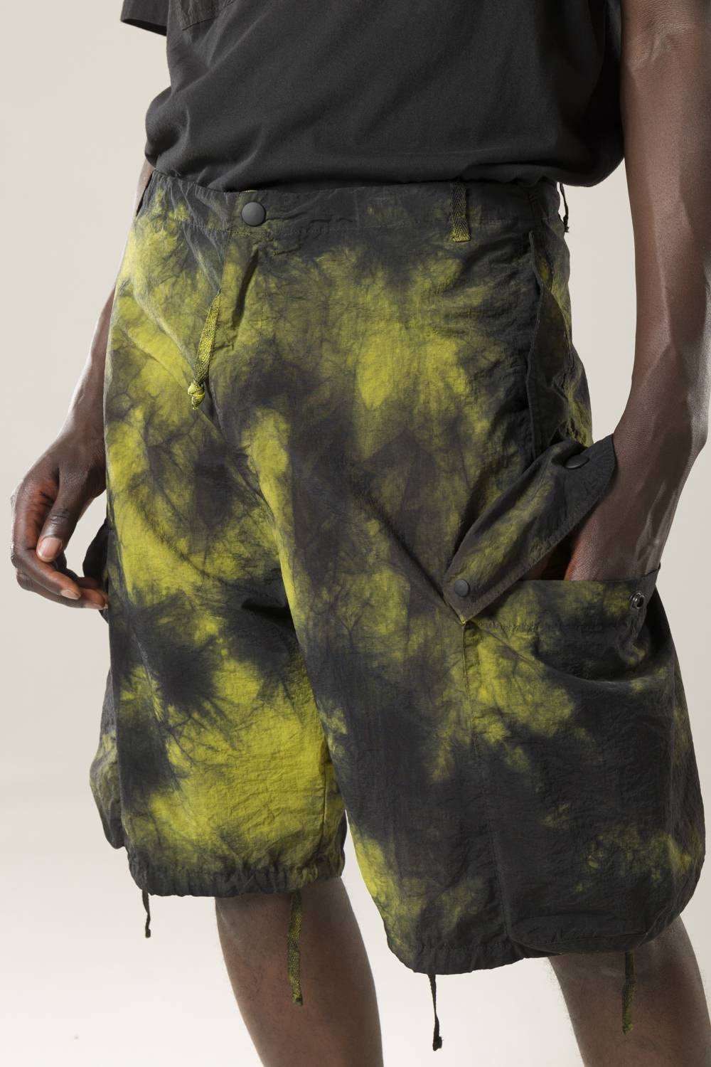 NemeN NMN_E22034P/1_158 [FLOW TIE DYE CARGO SHORT] Saldi
