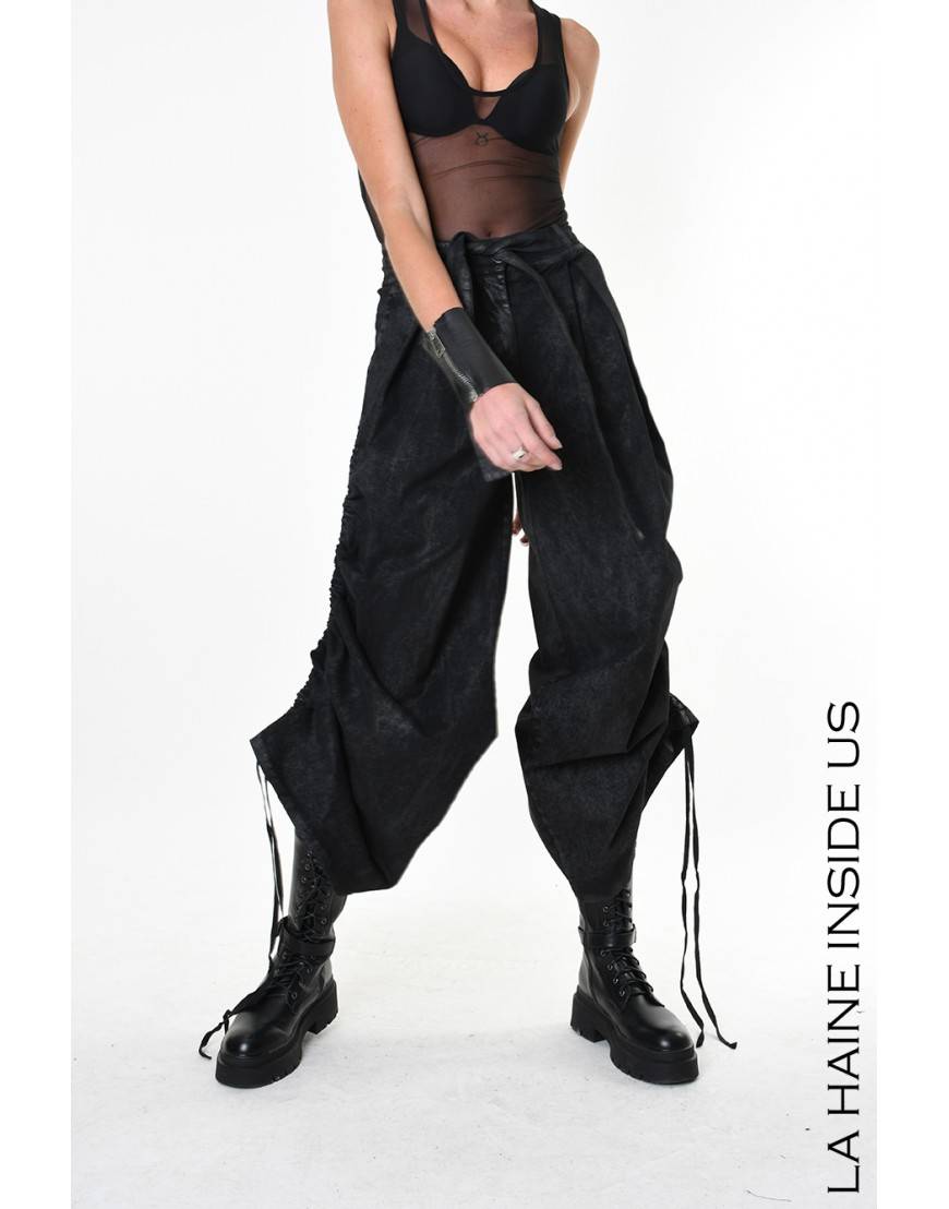 La haine inside us 4B LW879 PANTALONE Nero Negozi Online