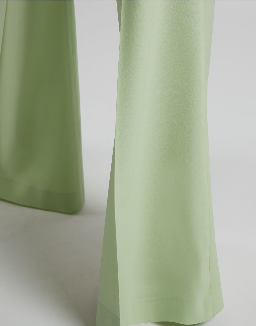 Lardini Pantalone verde a vita alta con fondo a zampa Negozio