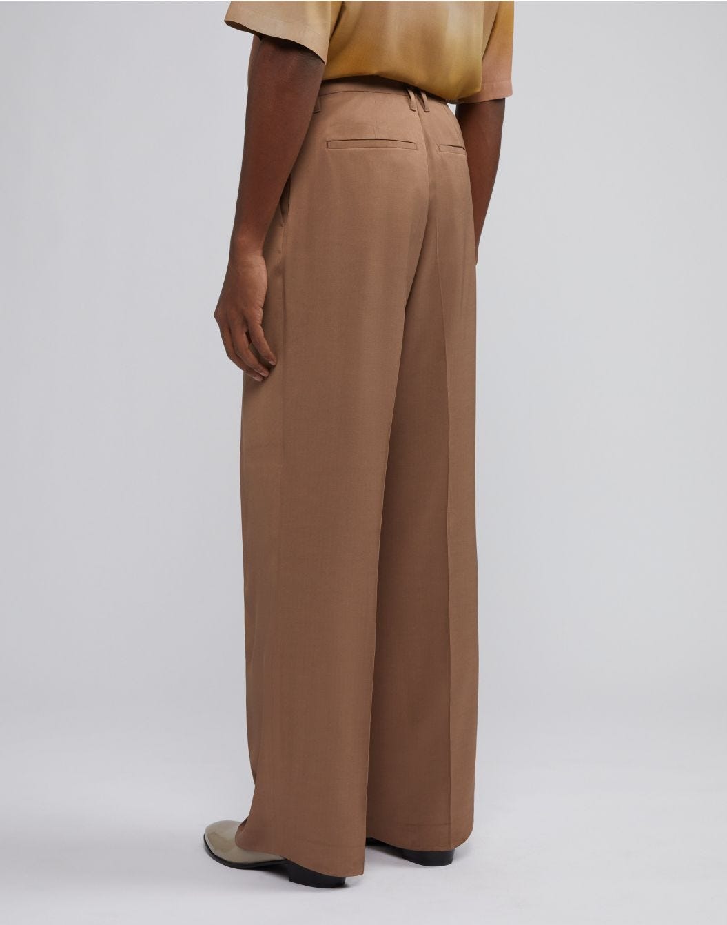 Lardini Pantalone comfort miami in viscosa nocciola In Linea