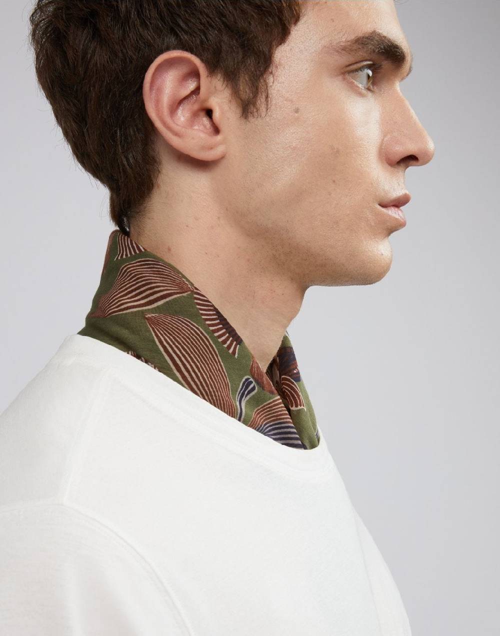 Lardini Foulard in seta con disegno floreale Italia