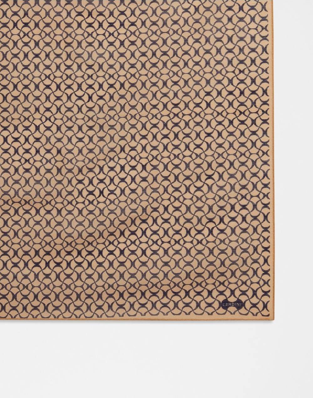 Lardini Foulard in seta con disegno geometrico Spedizione Gratuita