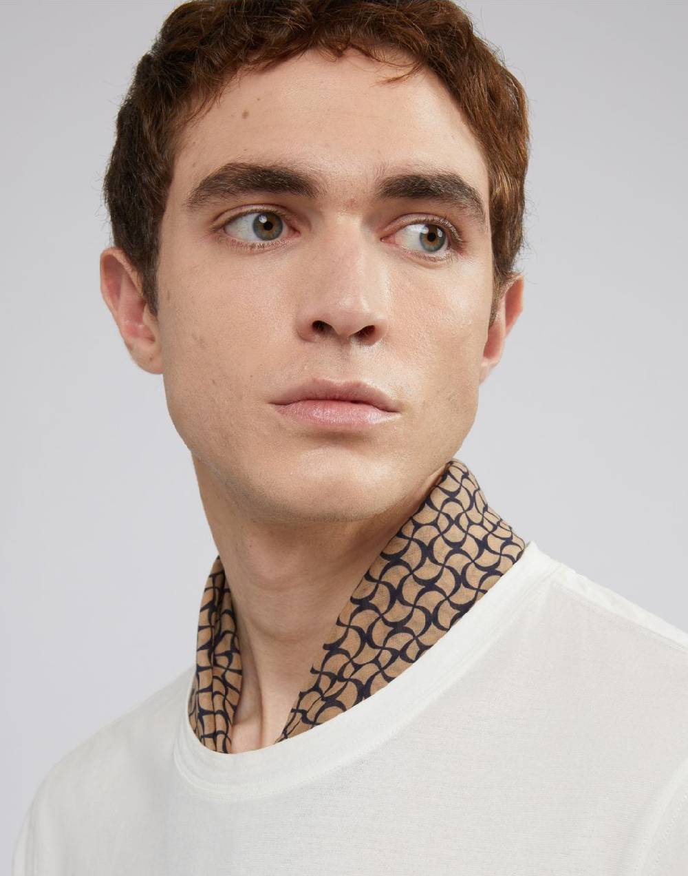 Lardini Foulard in seta con disegno geometrico Spedizione Gratuita