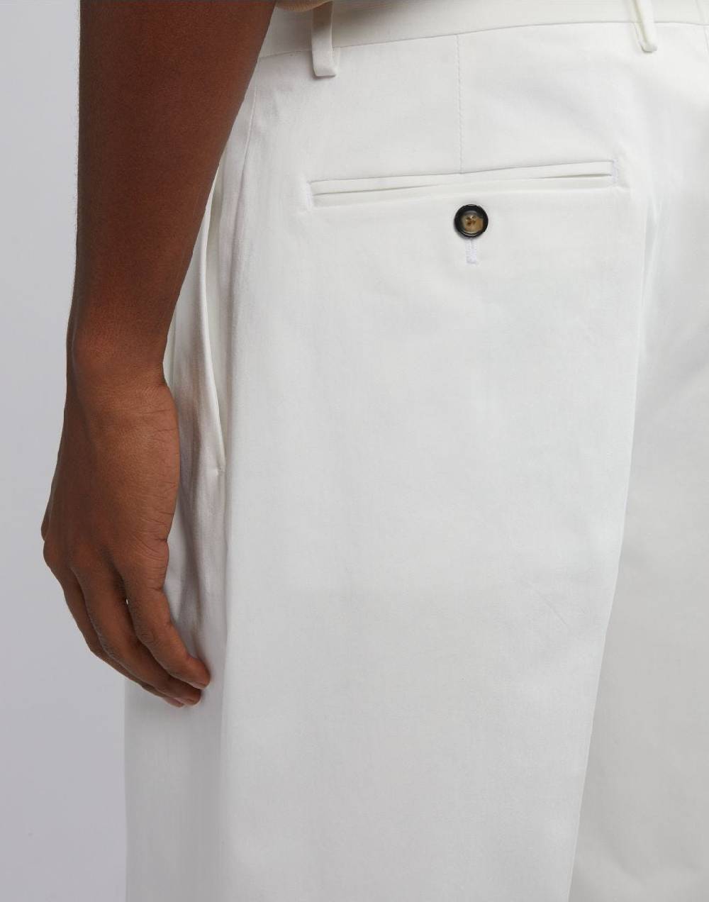 Lardini Bermuda comfort corto in cotone satin stretch bianco Pezzi Unici