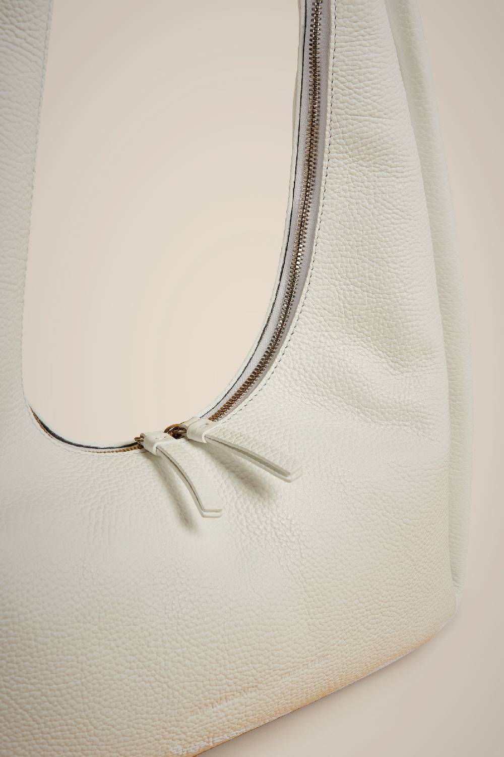 Liviana Conti MAXI HOBO CON ZIP S4AA4SA07A01-0.NR In Saldo