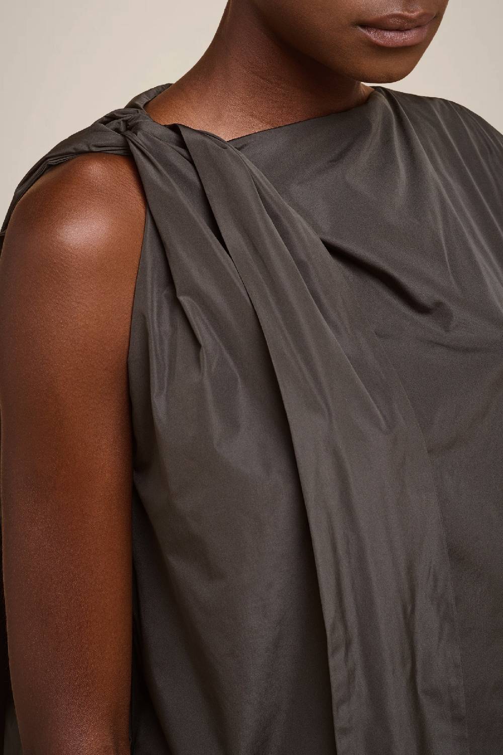 Liviana Conti ABITO CON FIOCCO IN TAFFETA' W4FF4WY22S89-0.38 Vendite Flash