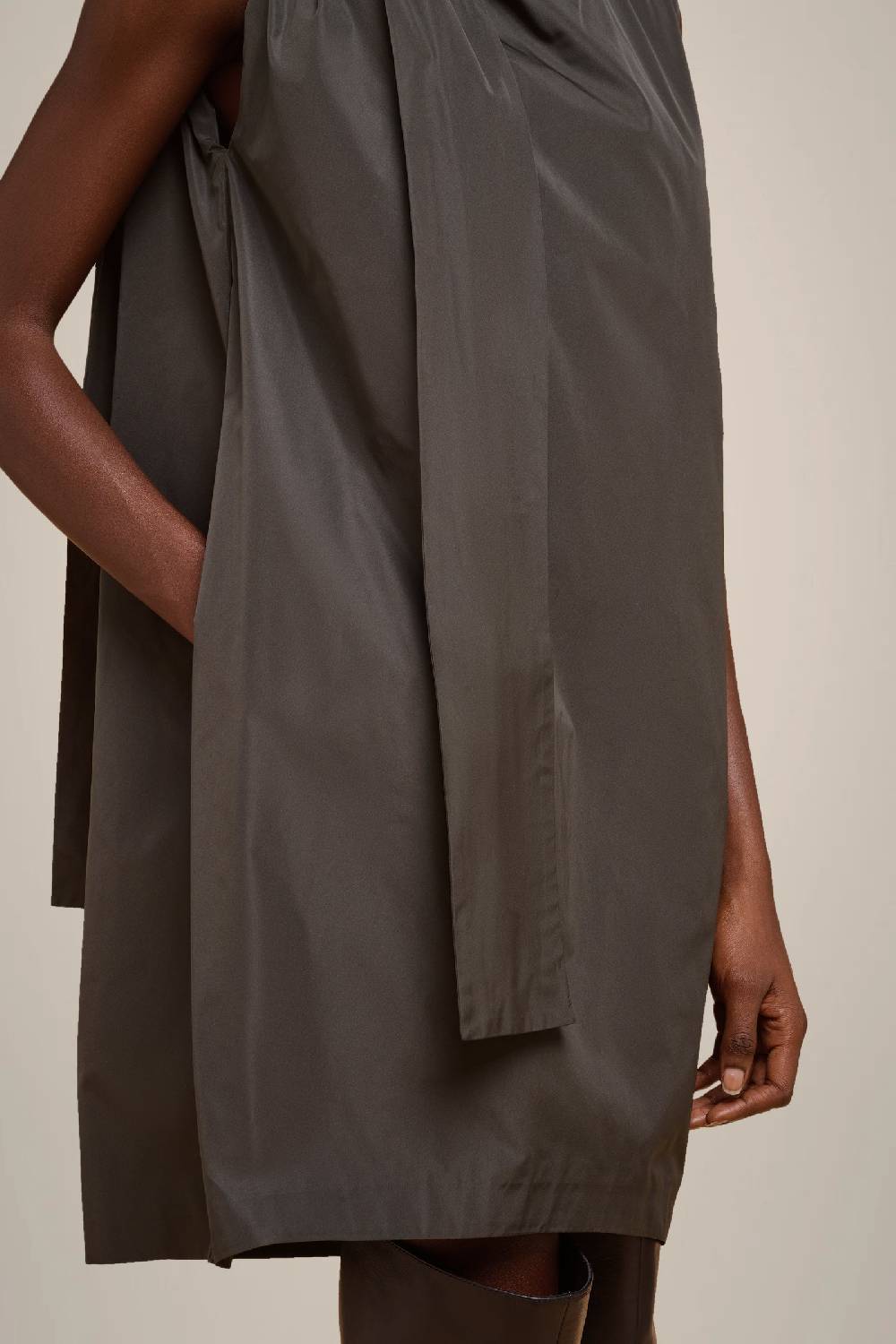 Liviana Conti ABITO CON FIOCCO IN TAFFETA' W4FF4WY22S89-0.38 Vendite Flash