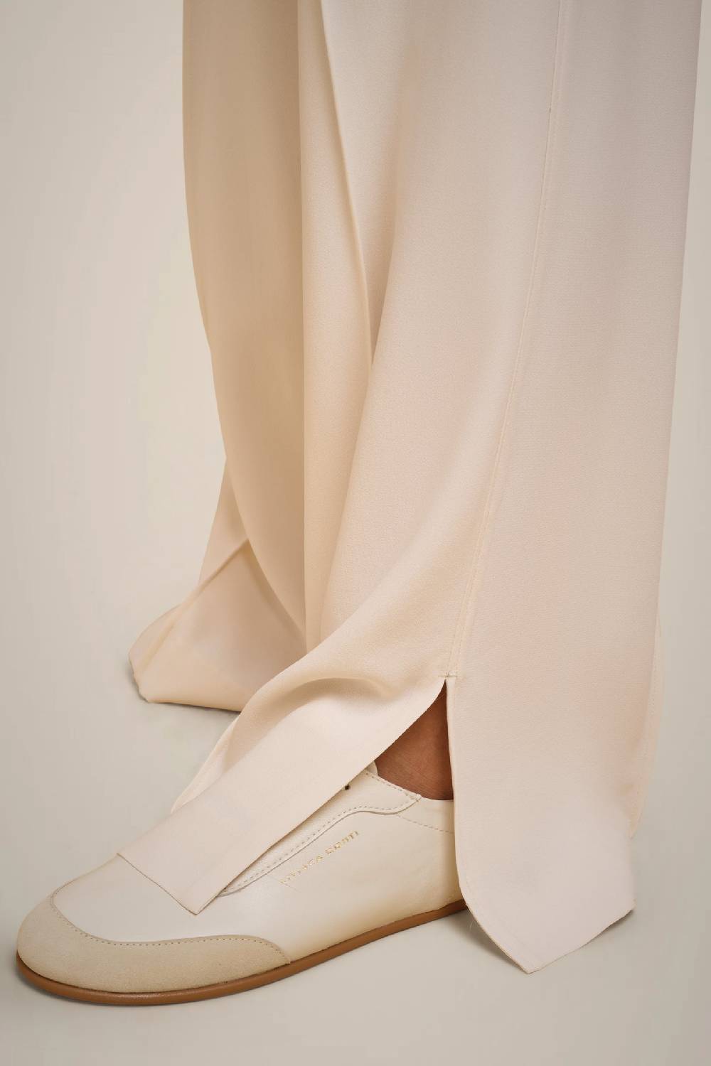Liviana Conti PANTALONE SPACCHI W4FF4WS46A10-2.38 Novità