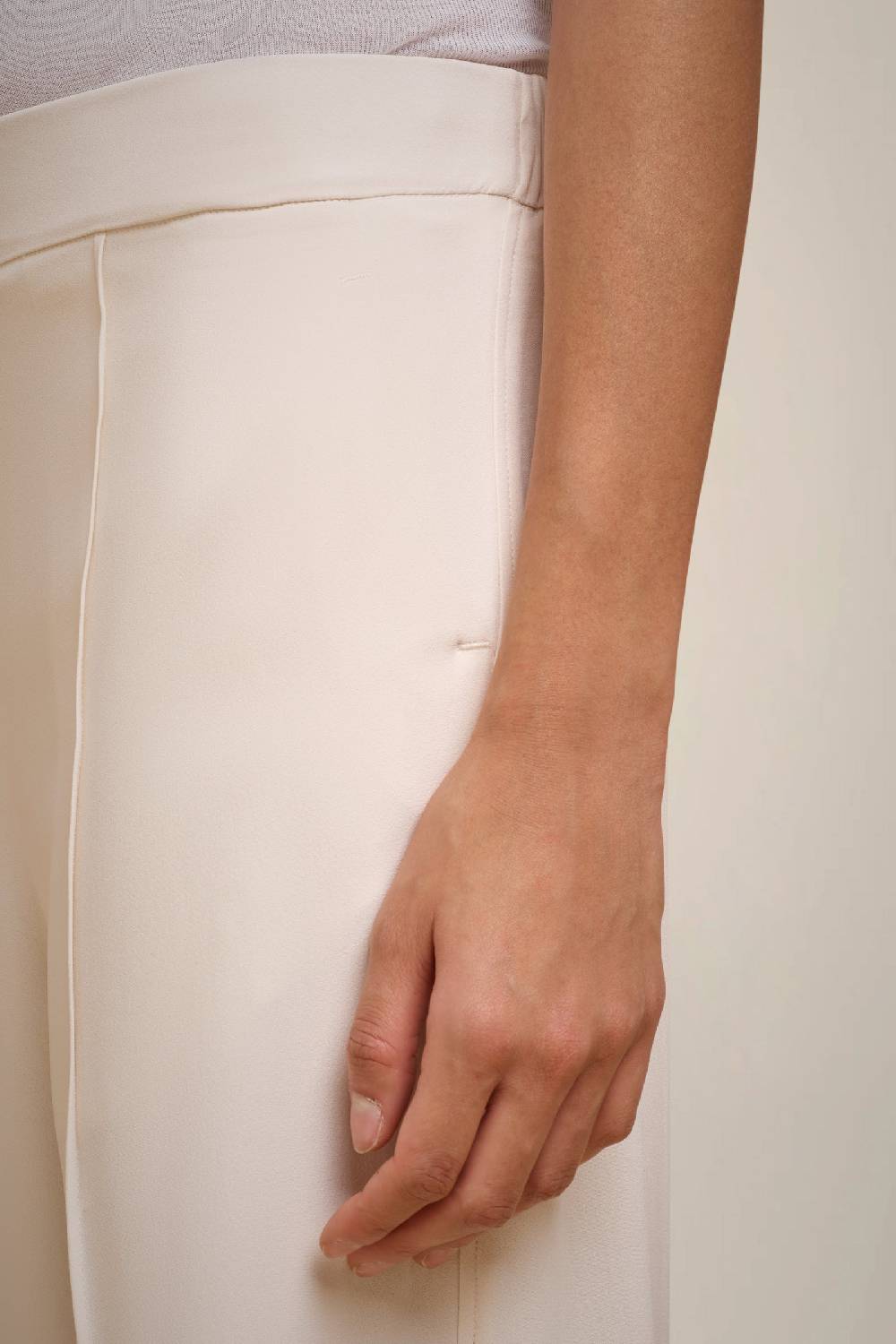 Liviana Conti PANTALONE SPACCHI W4FF4WS46A10-2.38 Novità