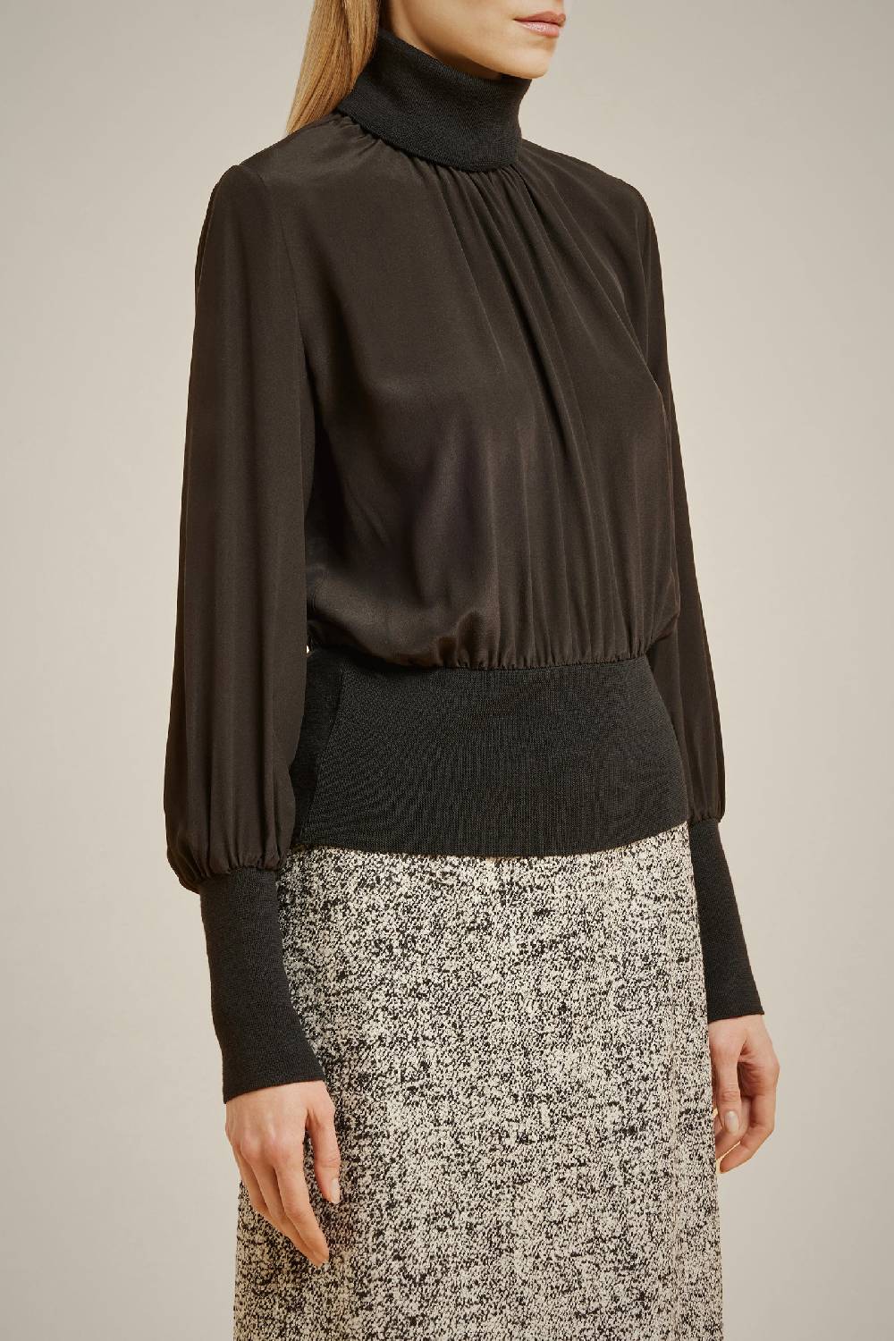 Liviana Conti BLUSA COLLO ALTO 100% SETA W4LL4WS08Y69-0.38 Acquista Ora