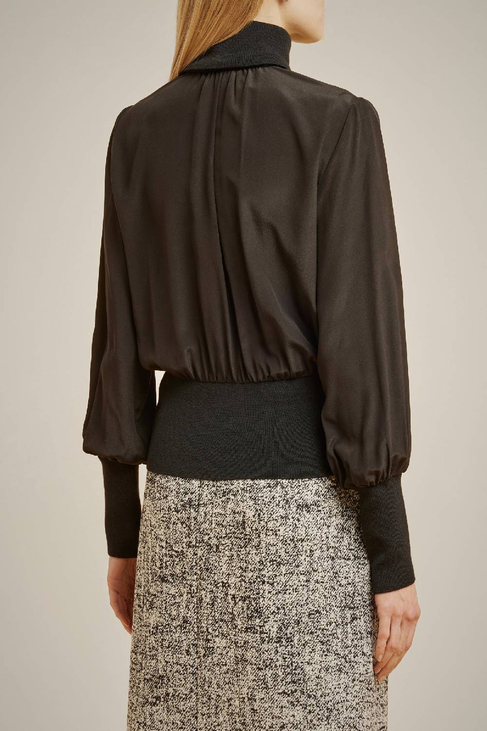 Liviana Conti BLUSA COLLO ALTO 100% SETA W4LL4WS08Y69-0.38 Acquista Ora