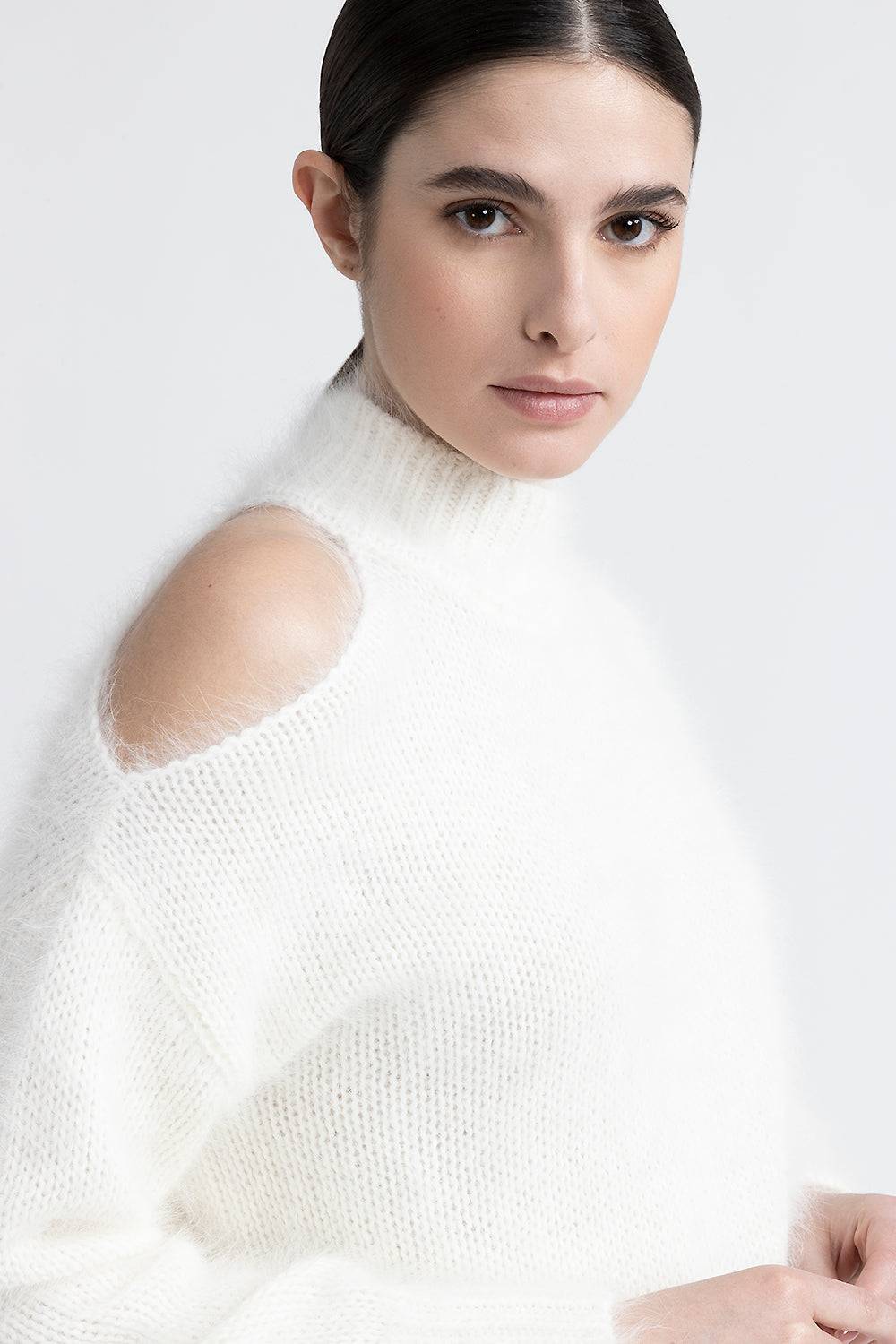 Peserico Maglia in lana d'angora con oblò sulla spalla Spedizione Gratuita