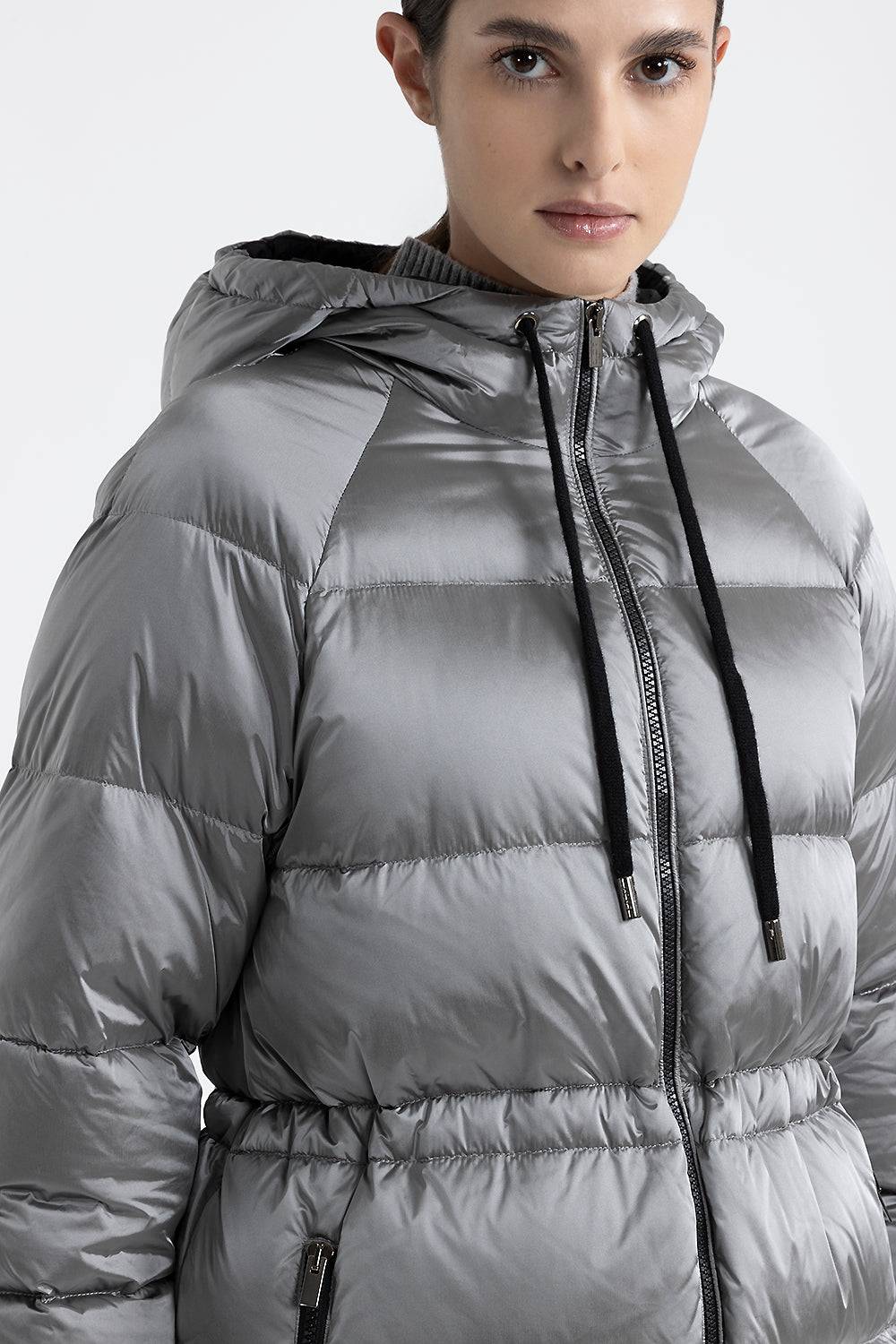 Peserico Piumino lungo con cappuccio in twill di nylon WR Novità
