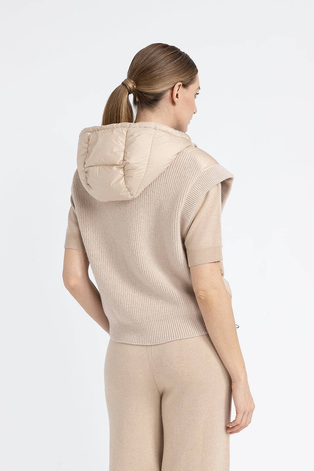 Peserico Gilet in piuma con cappuccio in lana e microfibra Italy