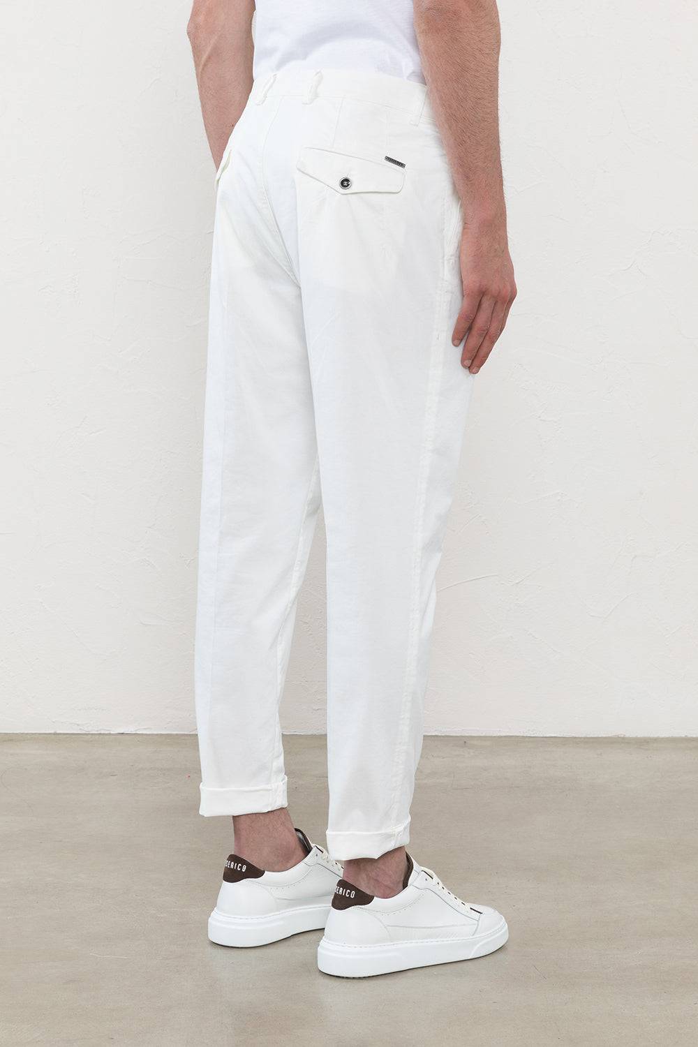 Peserico Pantalone chino in gabardina di cotone stretch In Linea