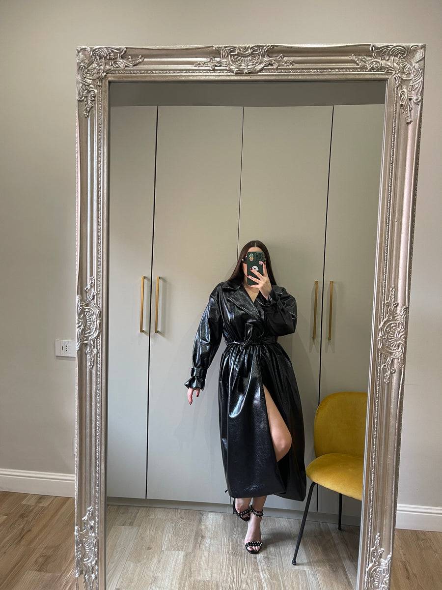 Lovely Sisters Trench in vinile nero Moda