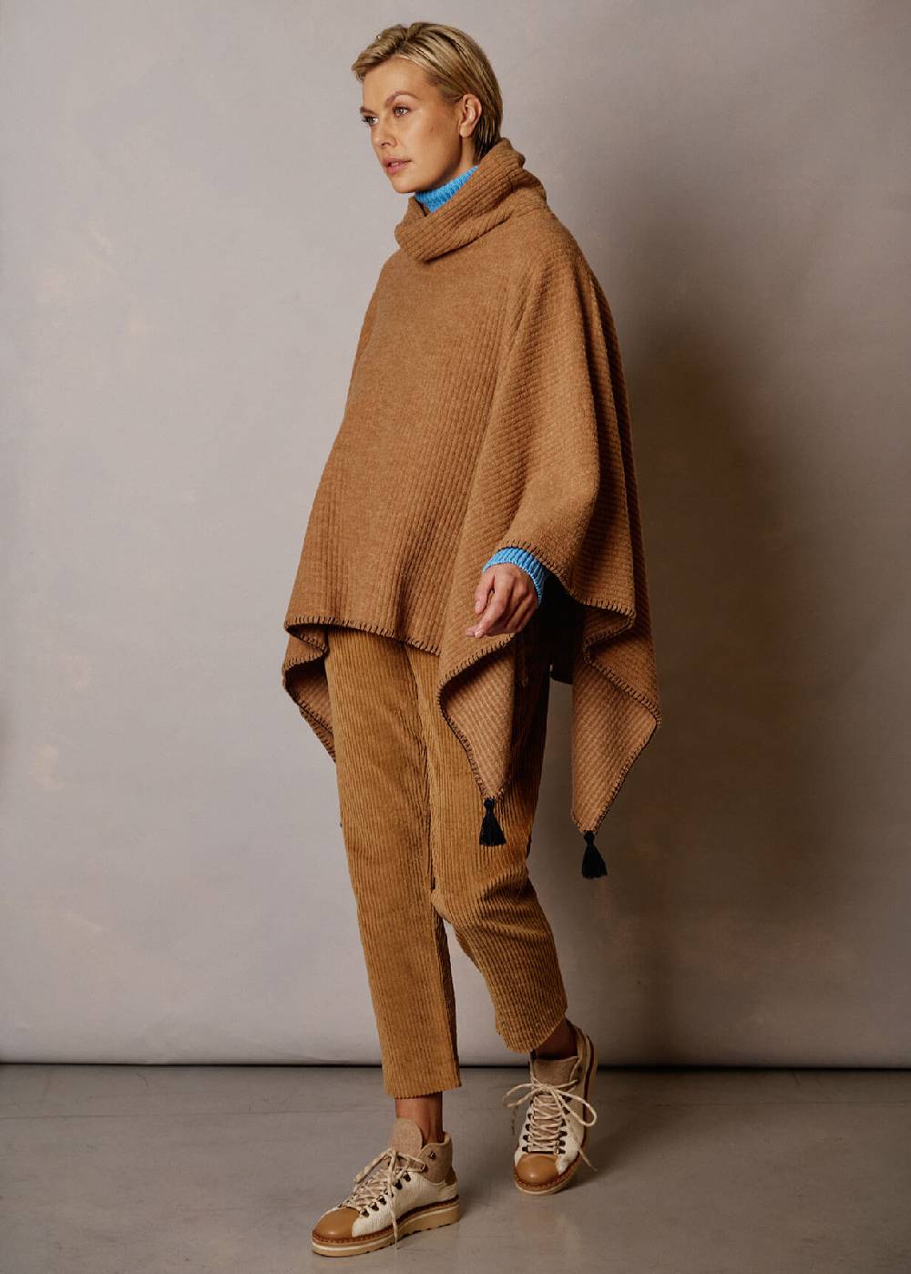Luis Trenker Poncho in lana vergine con collo alto Lupiera Negozio