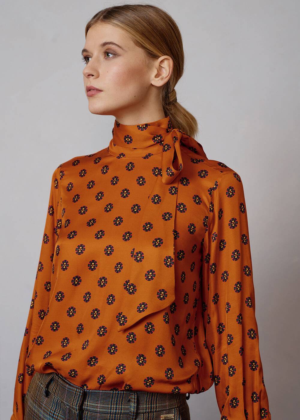Luis Trenker Blusa modello Lubianca con fiocco e stampa Bestseller