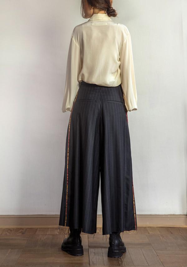Rose & Lini A TENTATIVE ATELIER COTTON “STRIPED” CHARCOAL PANTS Vendita Economica