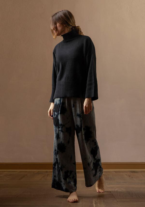 Rose & Lini BE YOU CASHMERE “TURTLE NECK” BLACK KNIT Moda