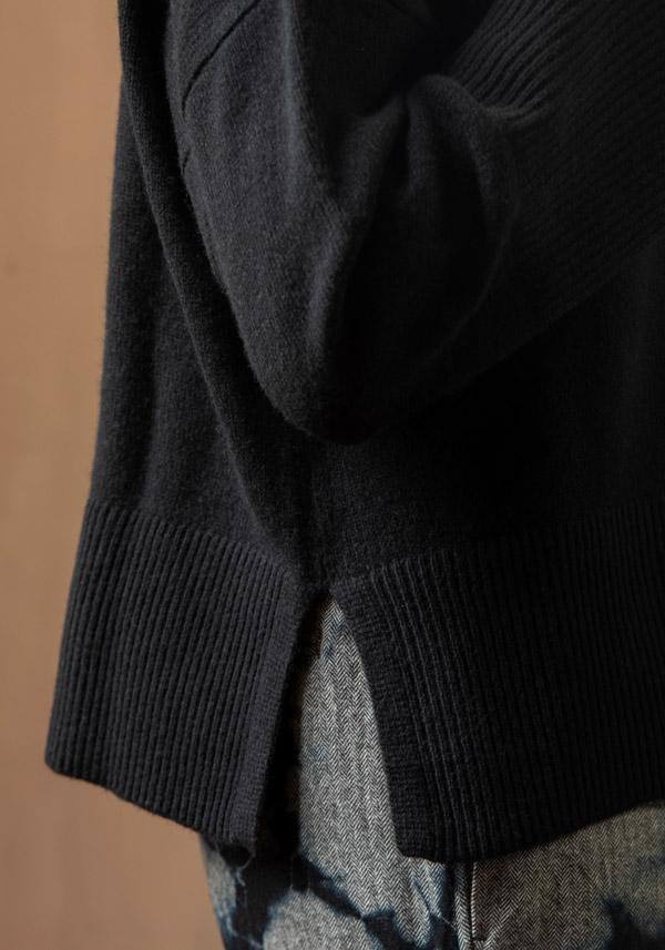 Rose & Lini BE YOU CASHMERE “TURTLE NECK” BLACK KNIT Moda