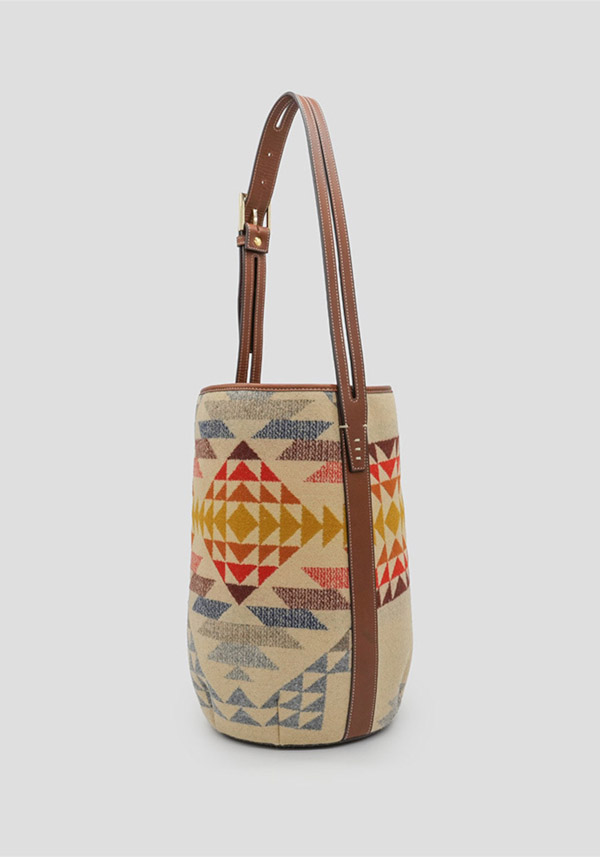 Rose & Lini A VACATION “MARCHE” SMITH ROCK BUCKET BAG Online