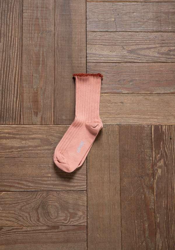 Rose & Lini COLLEGIEN “DELPHINE” RIBBED SOCKS BOIS DE ROSE Sconto