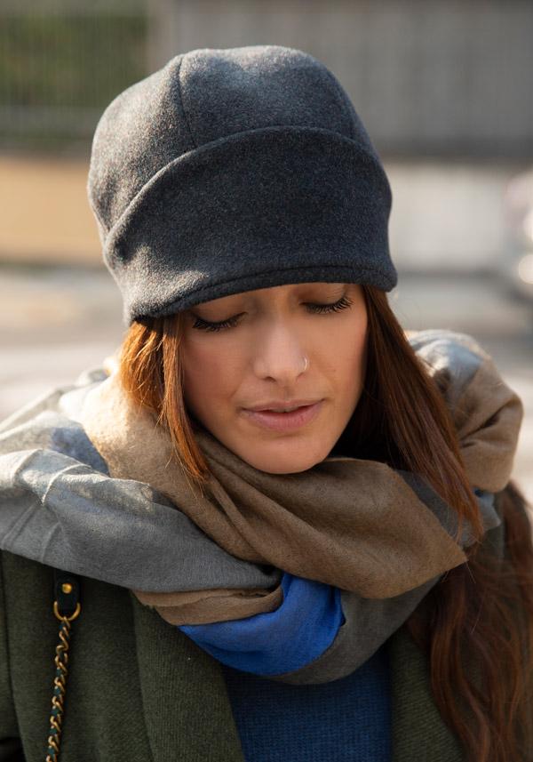 Rose & Lini THE GIRL AND THE GORILLA WOOL “MASHA” ANTHRA HAT Saldi