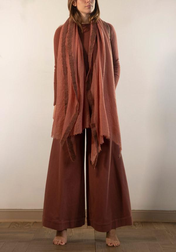 Rose & Lini MIRROR IN THE SKY CASHMERE “GRAN SOUFFLE SEMI-FELTED SHAWL” MAHOGANY & WILLOW Pezzi Unici