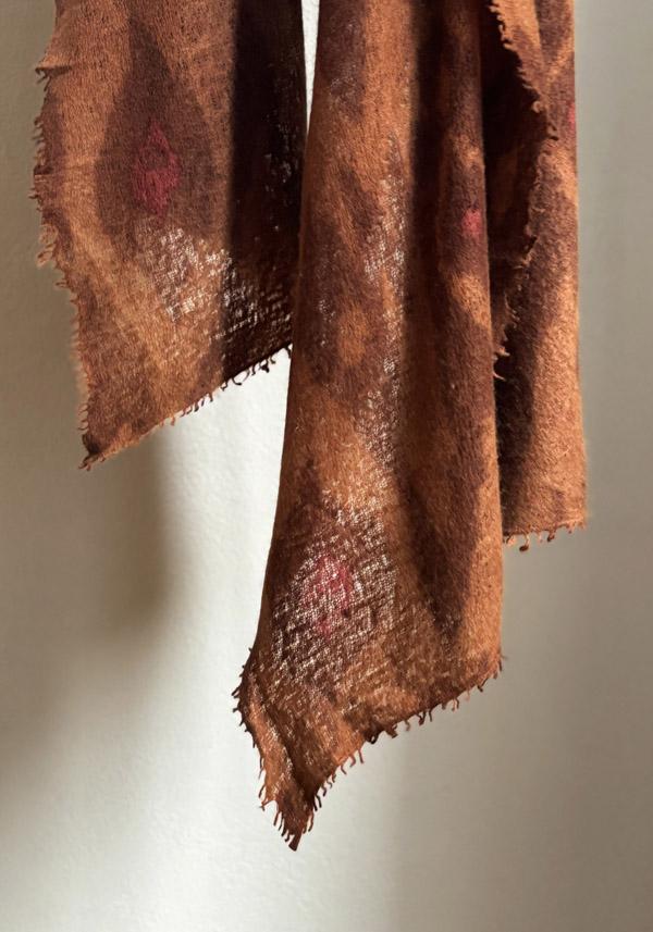 Rose & Lini MIRROR IN THE SKY CASHMERE “OPEN KNITTED PRINT” COB & WILLOW SCARF Qualità