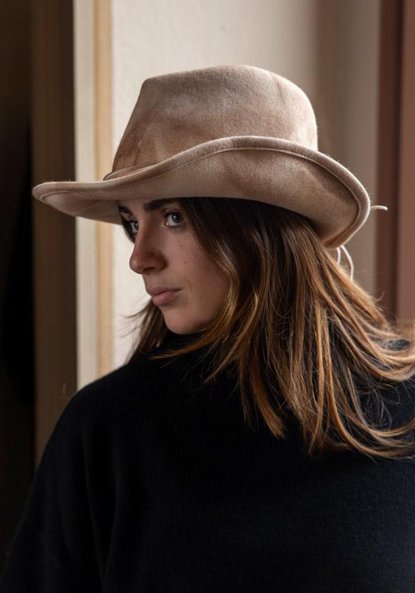 Rose & Lini YESEY “B MOUNTAIN” SAND FELTED HAT Soddisfazione Garantita