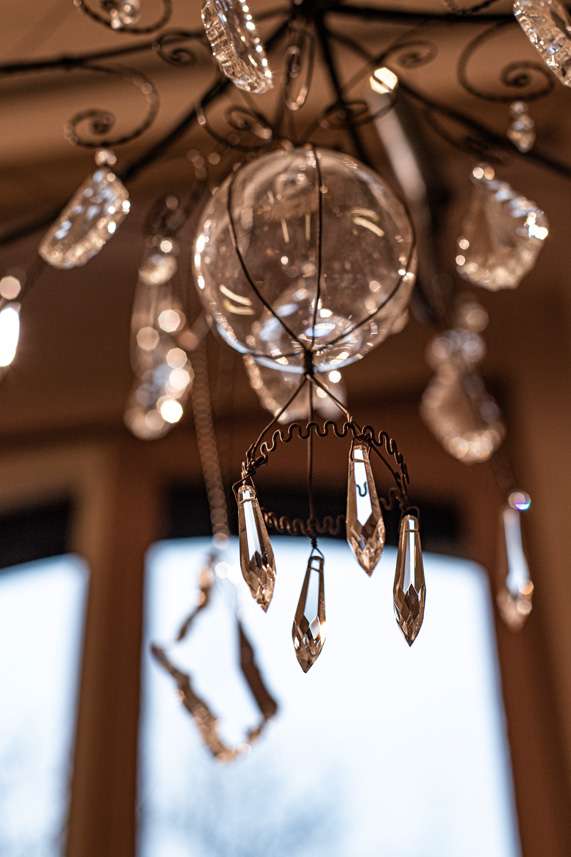 Rose & Lini VOX POPULI “LUSTRE GRAND” CHANDELIER 2025