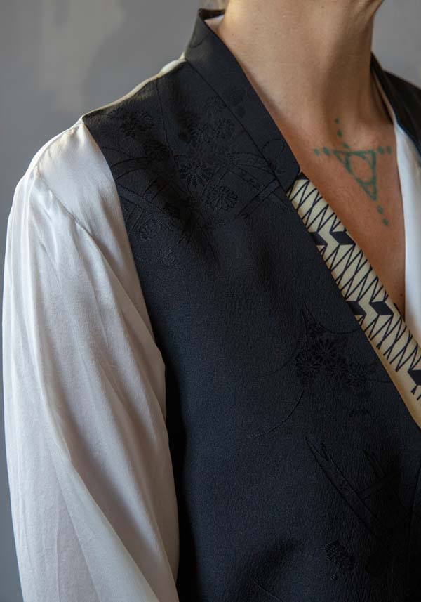Rose & Lini IBRIGU SILK “GILET 011K” BLACK & WHITE In Saldo