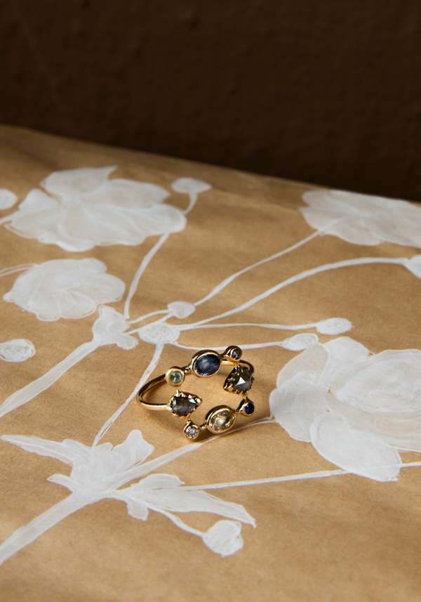 Rose & Lini DORETTE BLUE “BAGUE COURONNÉE” GOLD RING Presa