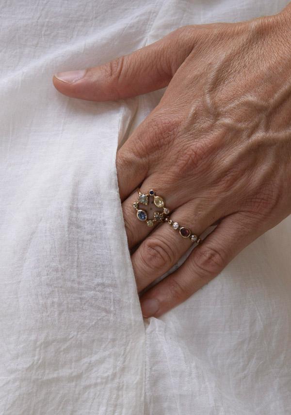 Rose & Lini DORETTE BLUE “BAGUE COURONNÉE” GOLD RING Presa