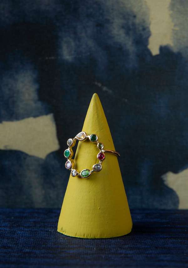 Rose & Lini DORETTE MULTICOLOR “BAGUE COURONNÉE” GOLD RING Vendita Calda