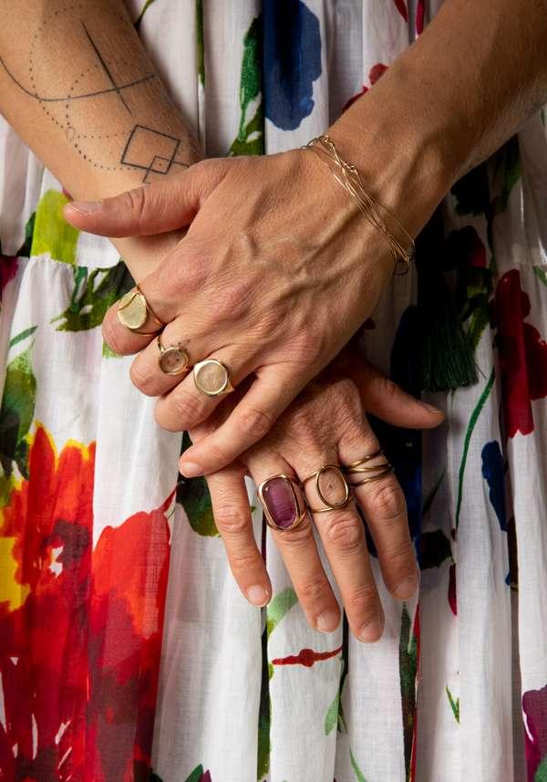 Rose & Lini MAITEA “COIN” GOLD RING Vendite Flash