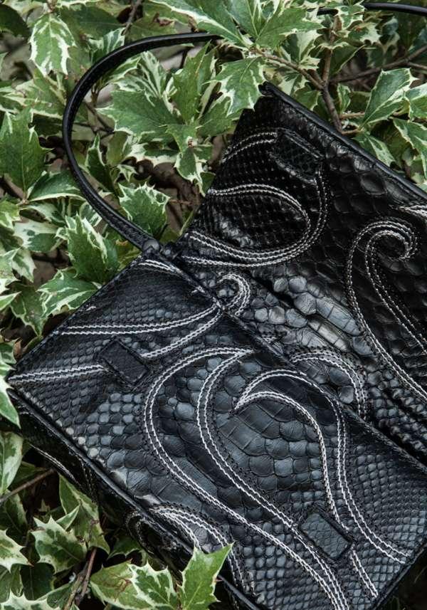 Rose & Lini SIMONA TAGLIAFERRI BLACK PYTHON POCHETTE BAG Promozione