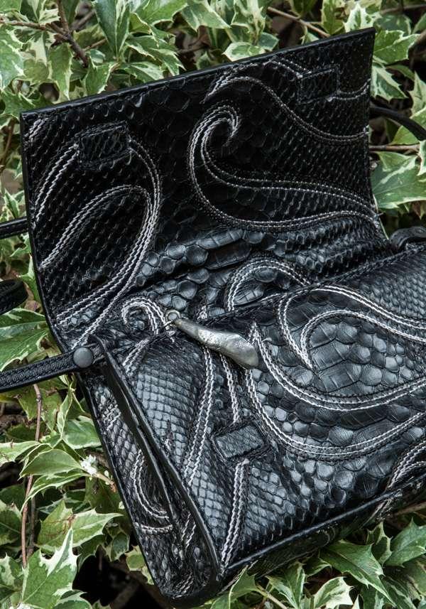 Rose & Lini SIMONA TAGLIAFERRI BLACK PYTHON POCHETTE BAG Promozione