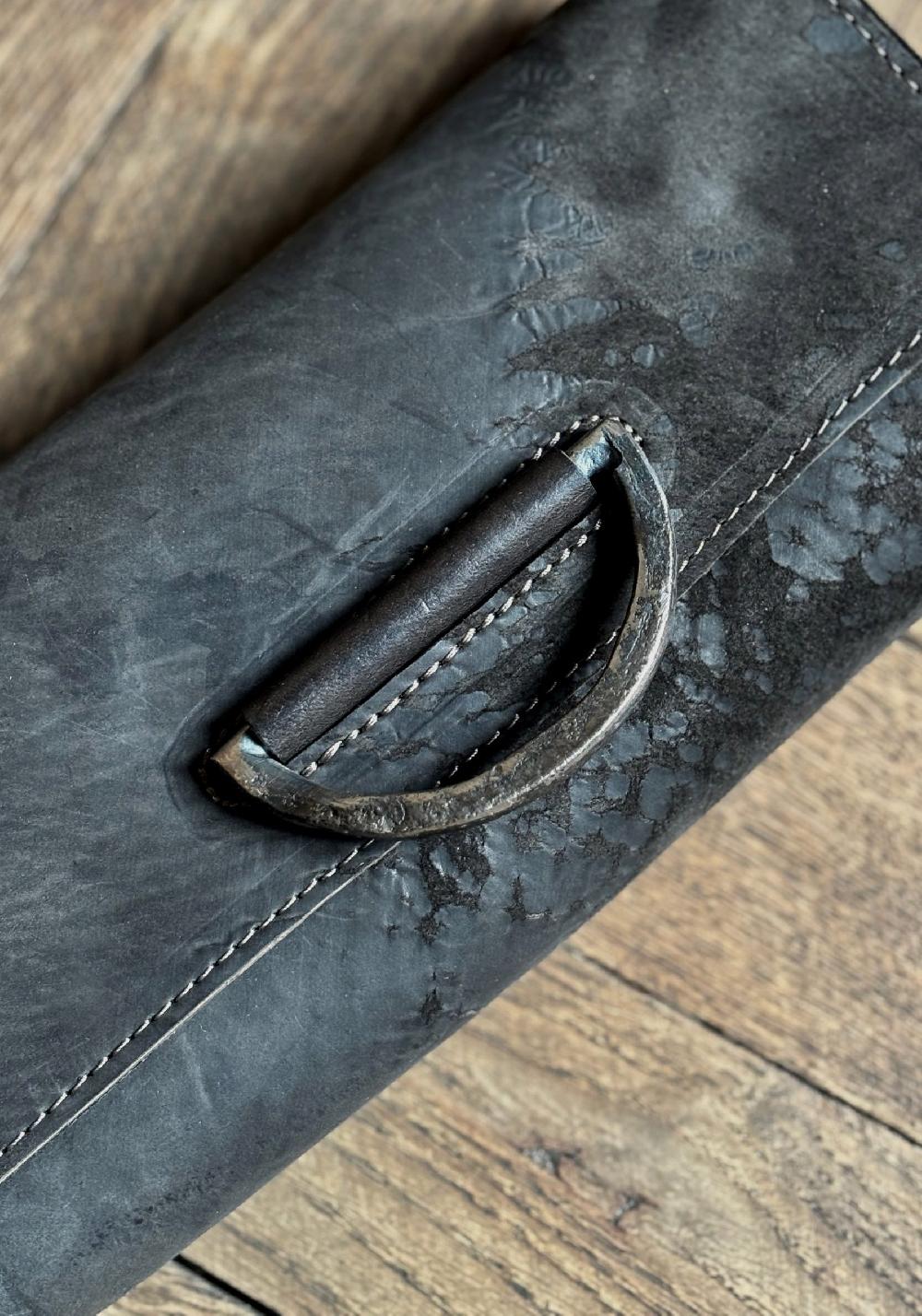 Rose & Lini TAGLIOVIVO ONYX LEATHER “MARSUPIO RING” BAG Offerte