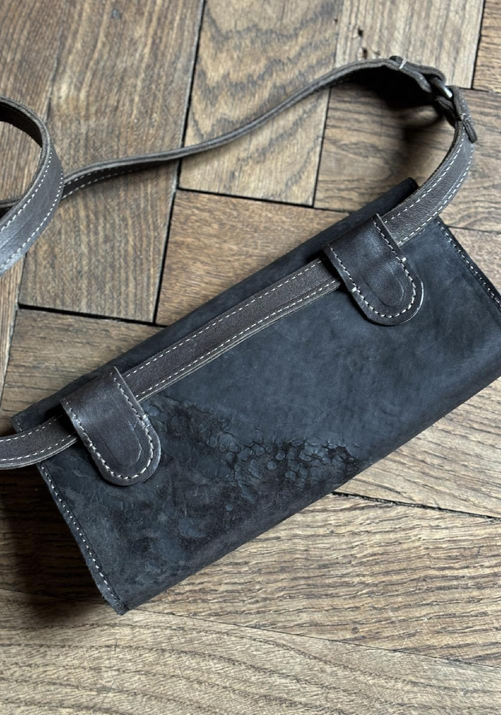 Rose & Lini TAGLIOVIVO ONYX LEATHER “MARSUPIO RING” BAG Offerte