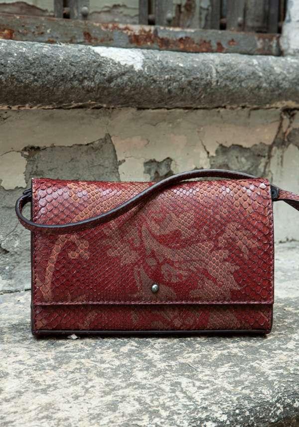 Rose & Lini SIMONA TAGLIAFERRI BORDEAUX PYTHON POCHETTE BAG Ritorno libero