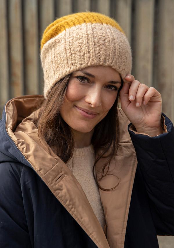 Rose & Lini DANIELAPI CASHMERE & SILK “IGLOO BICOLOR” CREAM & MUSTARD BEANIE Offerte