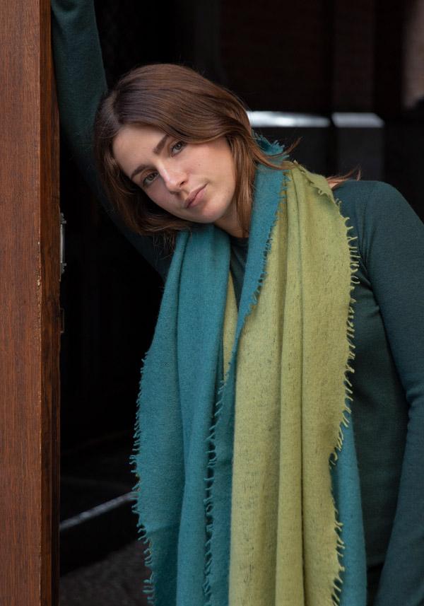 Rose & Lini MIRROR IN THE SKY CASHMERE “OPEN KNITTED DEGRADEE” PINE & MOSS SCARF Moda