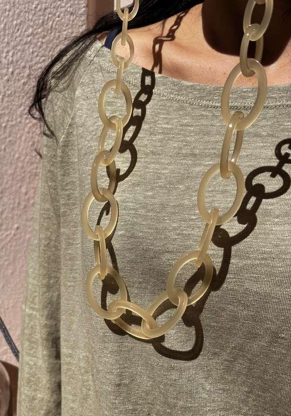Rose & Lini ORRIS LONDON “CHAIN CONVERTIBLE” APRICOT GLASSES CHAIN Offerta natalizia