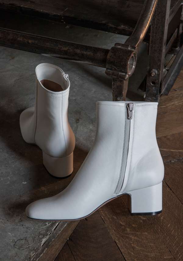 Rose & Lini PELLICO “APEMA 50” WHITE ANKLE BOOTS Ultimo giorno