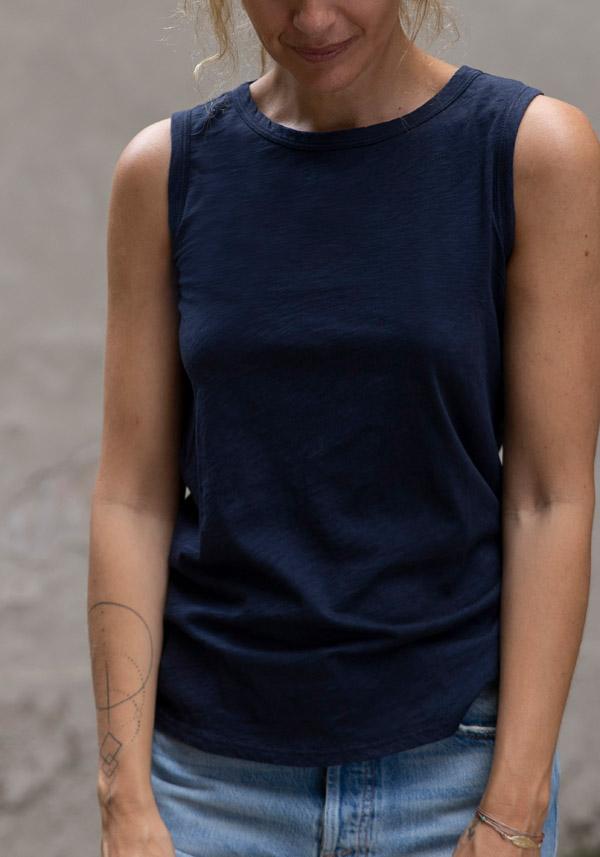 Rose & Lini VELVET COTTON “TAURUS” CRATER NAVY TANK TOP Trasporto libero internazionale