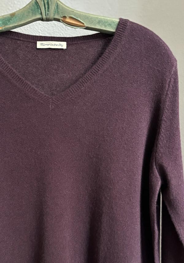 Rose & Lini MIRROR IN THE SKY CASHMERE V-NECK SWEATER PLAIN CHICORY Prezzo basso
